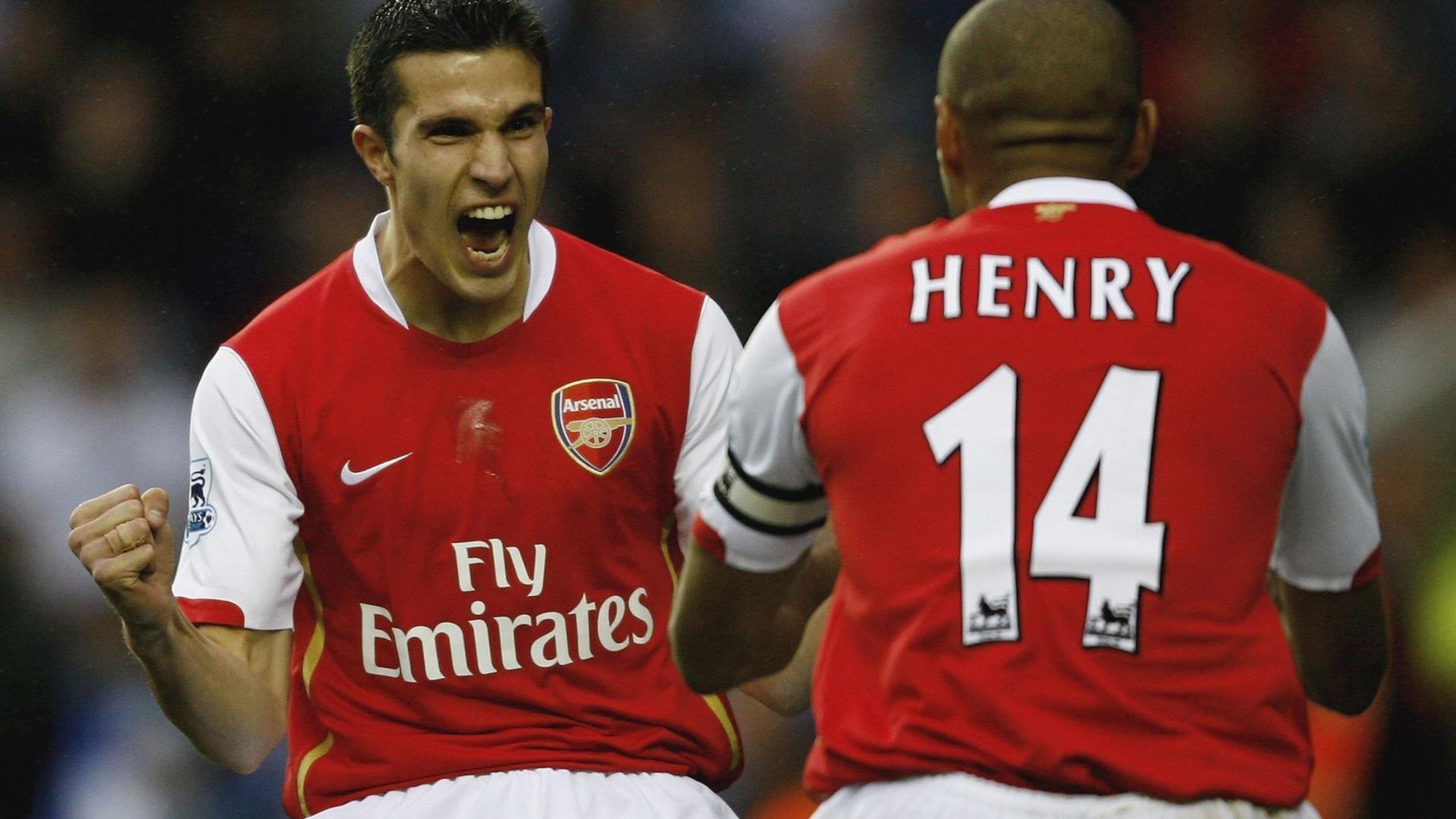 塞维利亚单节风暴撕裂巴黎防线,戈麦斯一己之力改写比赛剧本